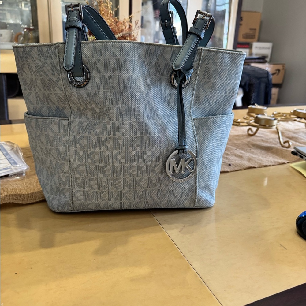 Michael Kors blue Tote Bag with Signature Monogram - Picture 6 of 10